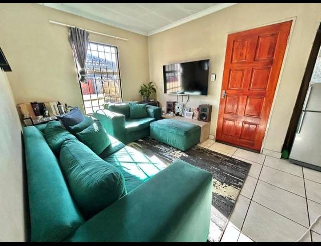 2 BEDROOM HOUSE FOR SALE IN RIVERSIDE VIEW EXT 35